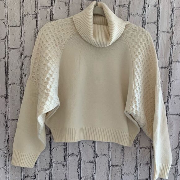 Bb Dakota Wing Commander Ivory Sweater - Picture 2 of 8